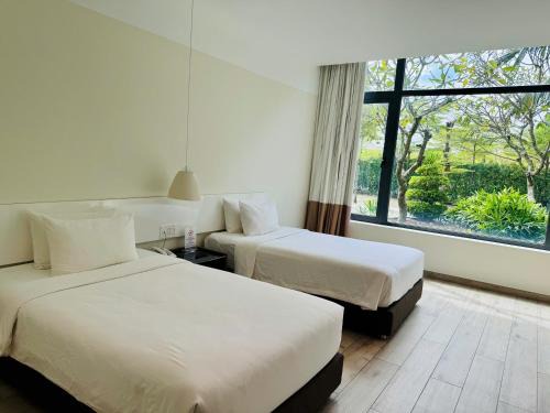 Duc Hoa Hotel | Hotel Sân Golf West Lakes - Khách sạn Hậu Nghĩa