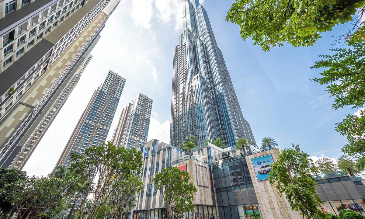 Hang Xanh Hotel | Isabelle Luxury inside Landmark 81 Tower