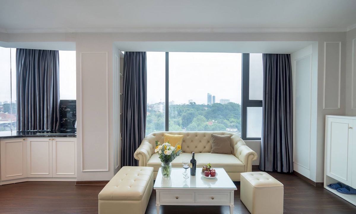 Van Mieu Hotel | Ivy Luxury Hotel & Apartment