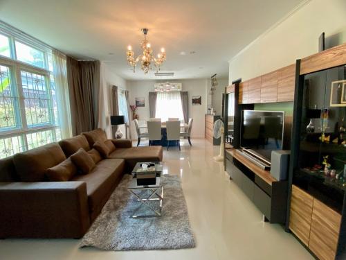 San Kamphaeng House | J&Y Happy Home
