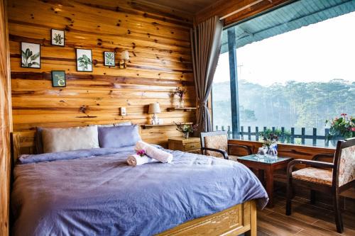 Da Lat Cabin | Kinda Blue Room