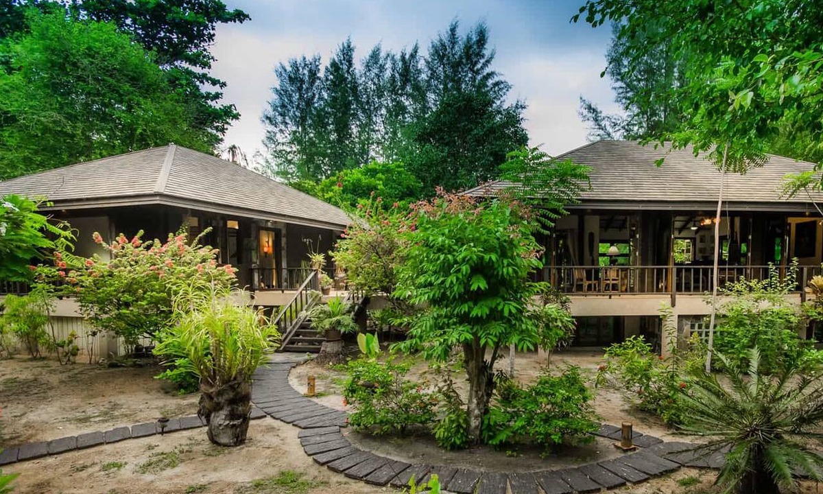 Nuea Khlong Hotel | Koh Jum Beach Villas