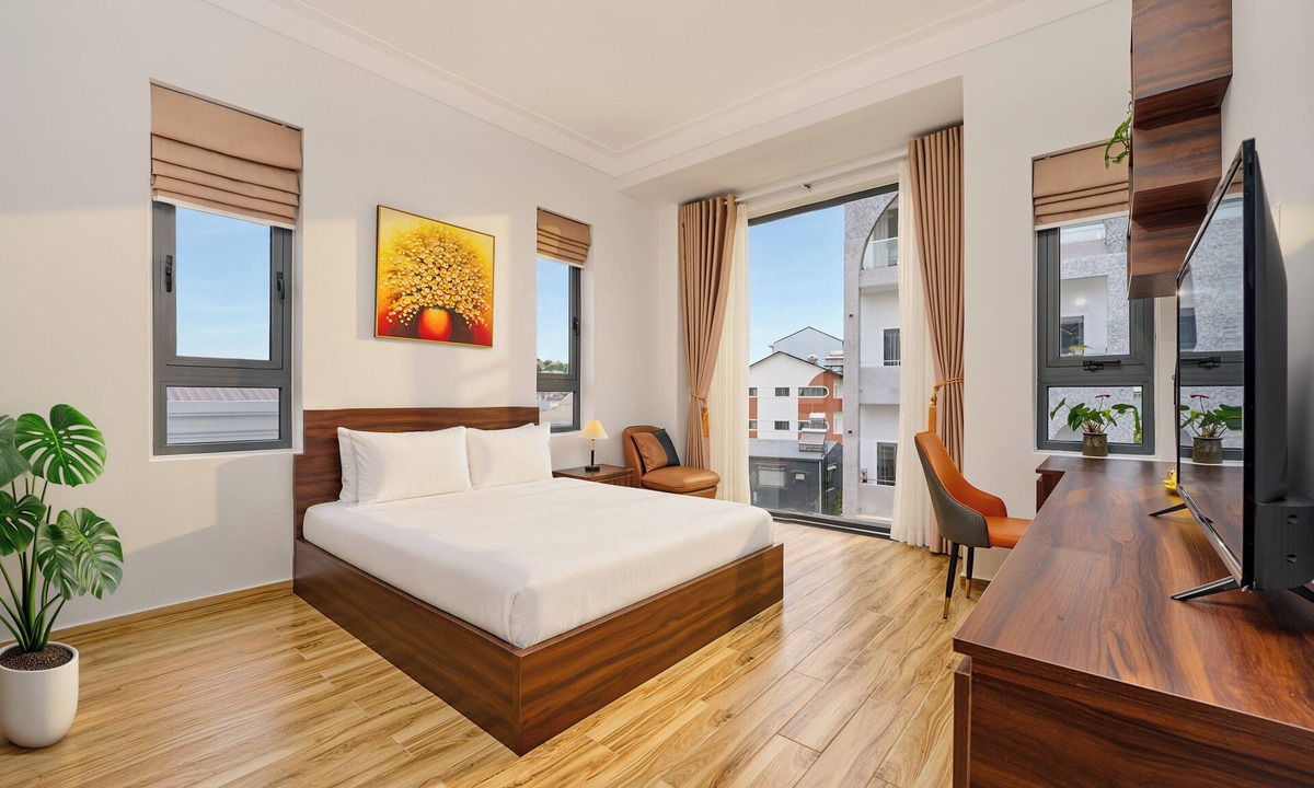 Phuong Villa | KP VILLA - 5 ROOMS - 5 BEDS Peaceful and full of nature light!