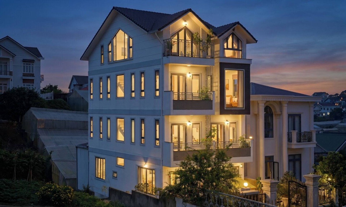 Phuong Villa | KP VILLA - 9 ROOMS - 11 BEDS Peaceful, full of natural light!