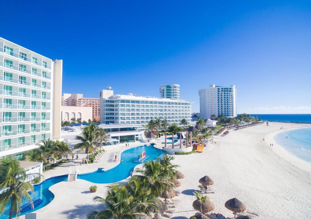 Punta Cancun Resort | Krystal Cancun