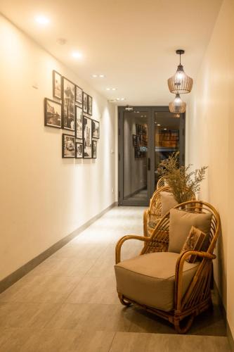 Van Mieu Hotel | Lanha Hotel - Homestay