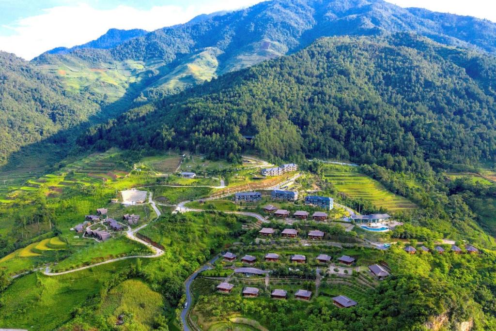 Van Chan Resort | Le Champ Tu Le