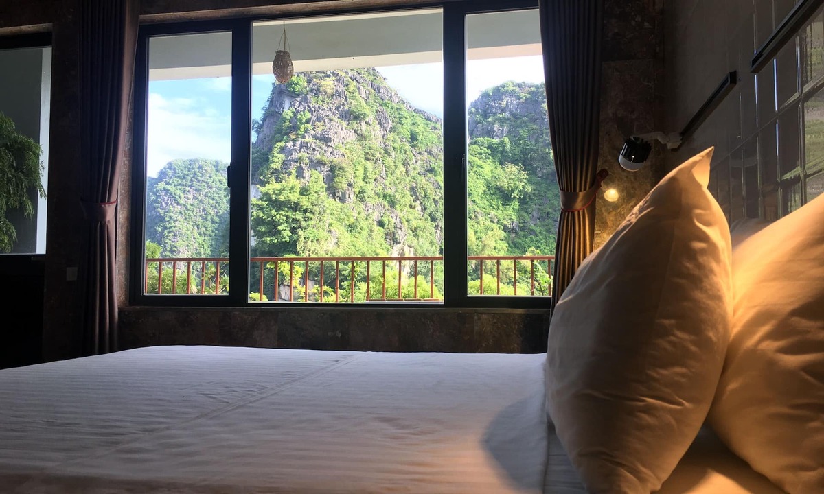 Hoa Lu Hotel | Limestone View Homestay