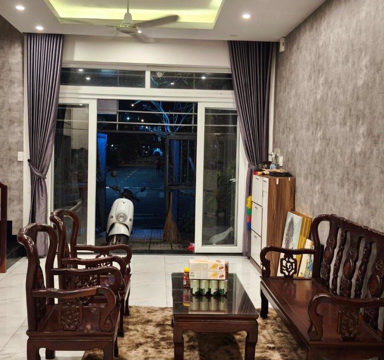 Duc Hoa Villa | Long homestay A3-25