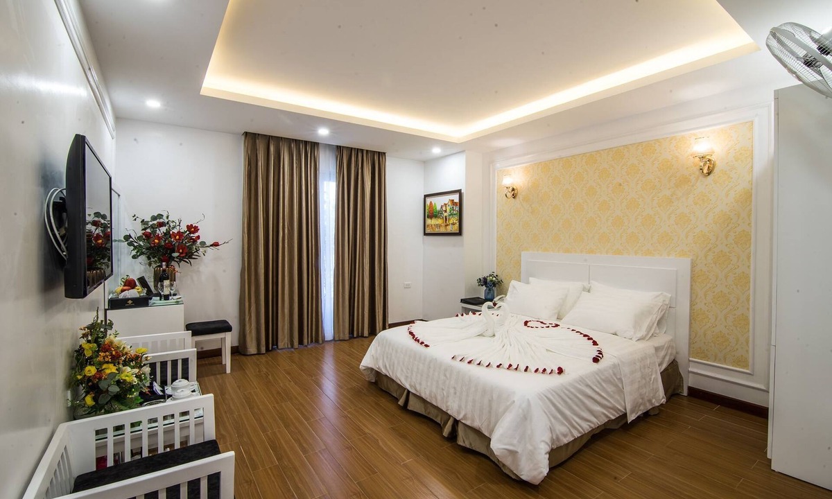 Ha Dong Hotel | Lotus Hotel Van Phuc - by BayLuxury
