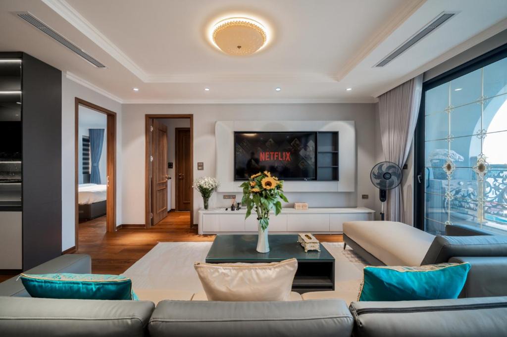 Quang An Hotel | Luxe Paradise Suites & Hotel Tay Ho