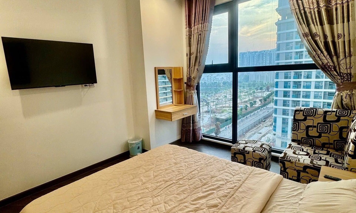 District 9 Apartment | Luxury 2 bedrooms apt- 1 plus with park view and watching fireworks