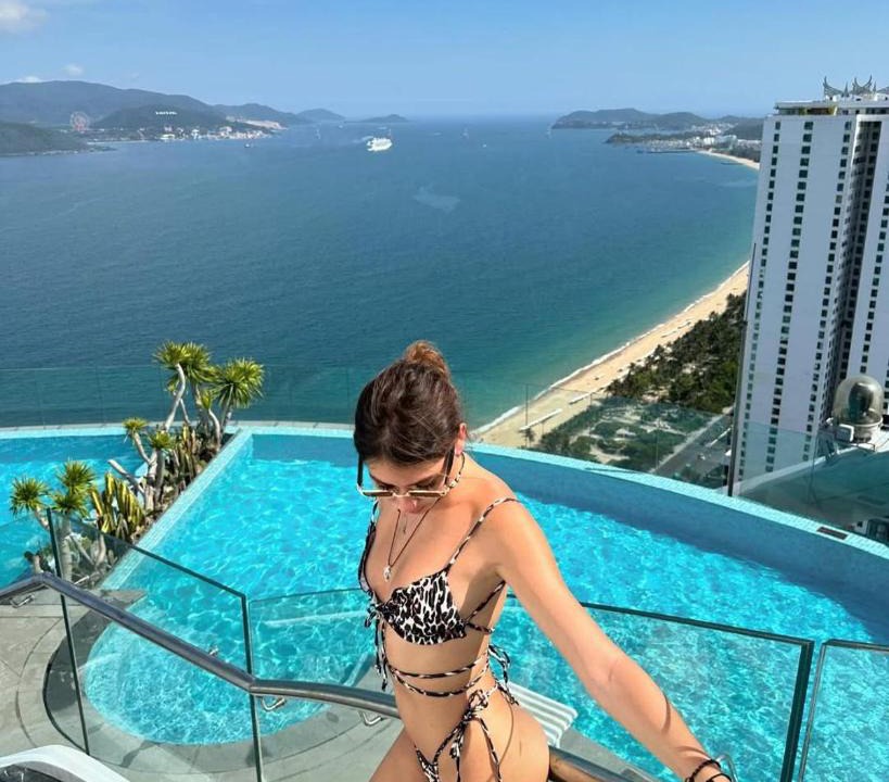 Tran Phu Beach Apartment | Luxury Beach front Room
