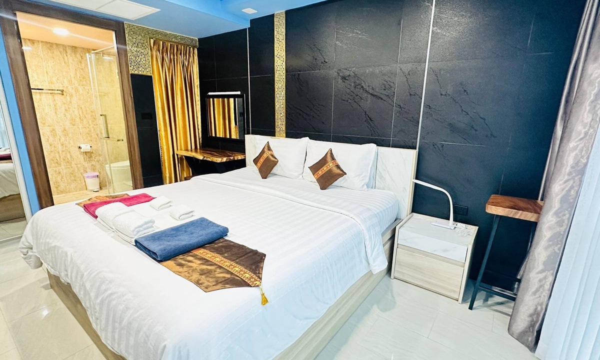 Central Pattaya Condo | Luxury Business Suite Garden View C2 in Grand Avenue by Pattaya City Estates.