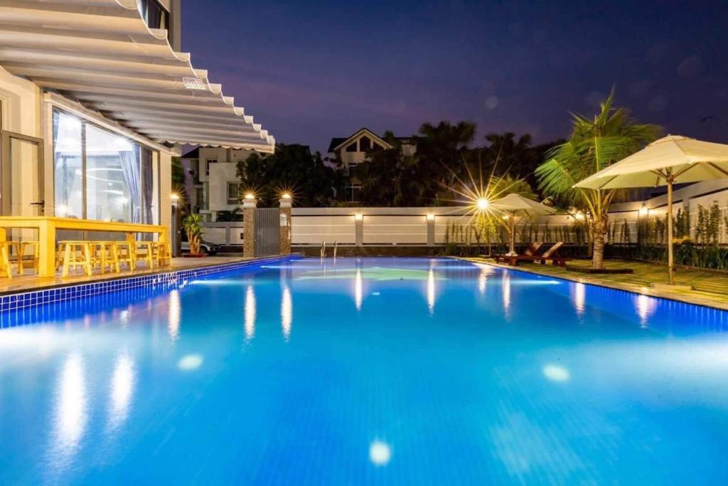 Vung Tau Villa | Luxury Chilinh - Large Swimming Pool - 200M To The Sea