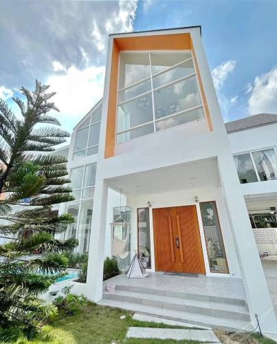 Nonthaburi Villa | Luxury Pool Villa 99