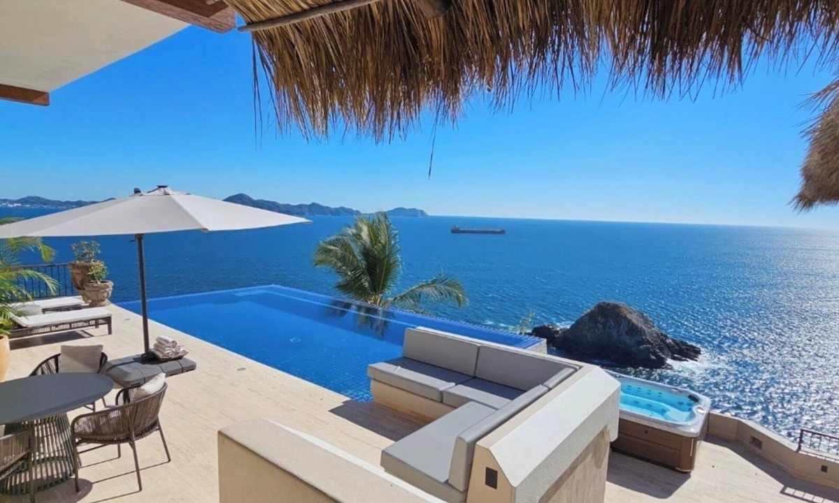 La Punta Villa | Luxury villa at La Punta with Private chef, stay, daily housekeeping and gym
