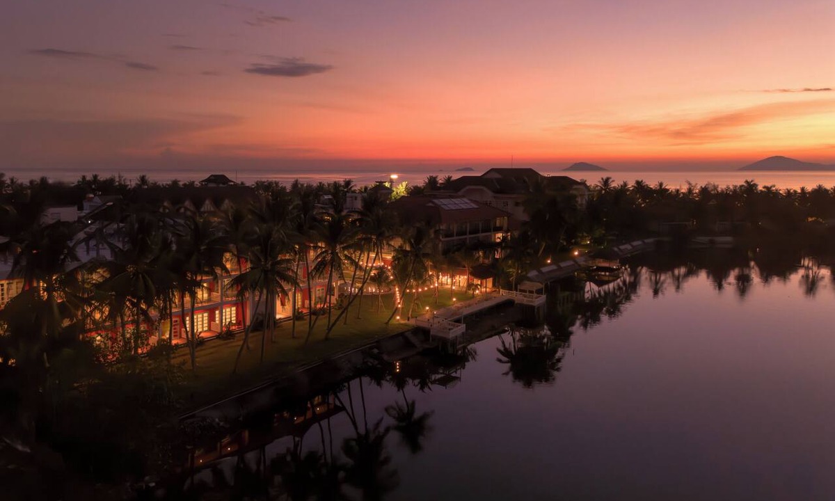 Cua Đai Hotel | M Village Resort Riverbeach Hoi An