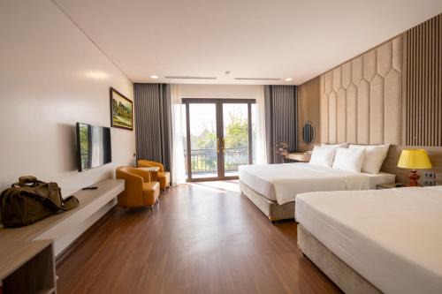 Ninh Binh Hotel | Mai Lakeside Hotel Ninh Binh