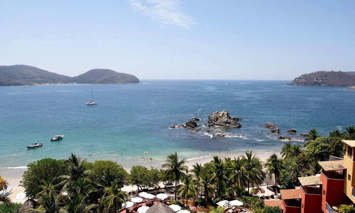 Zihuatanejo Resort | March Break Mexico Getaway 2 Bedroom Beach front Vacation Home Sleeps 6