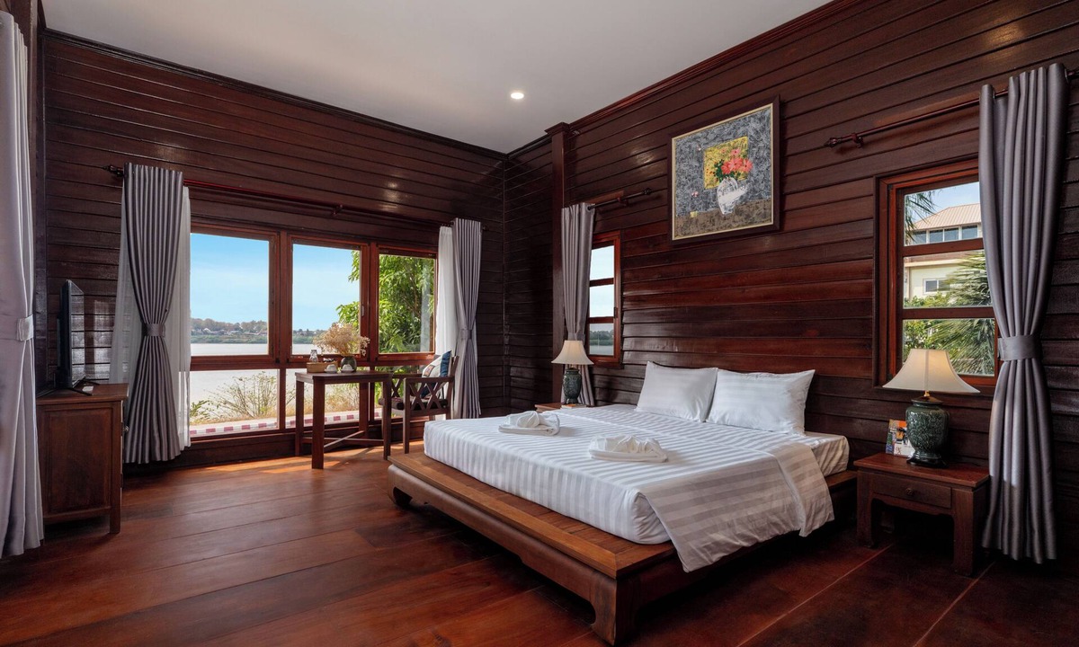 Ban Sikhai Villa | Mekong Riverside Villa