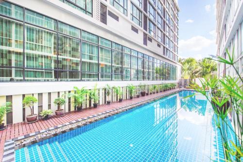 Bang Kra So Hotel | Mida Hotel Ngamwongwan - SHA Plus