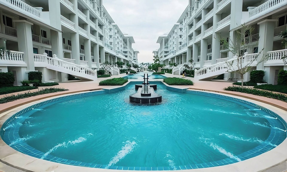 Cha-am Condo | Modern 2-Bedroom Condo with Ocean and Pool Views in Cha-am