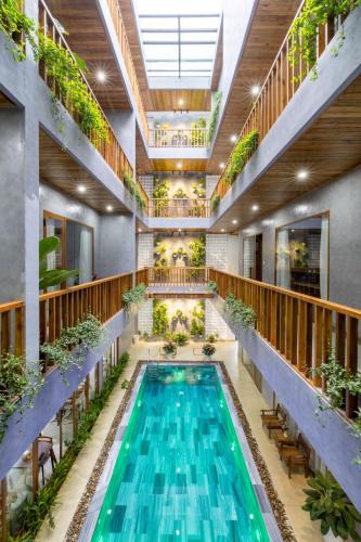 Huong Thuy Hotel | Moon Sun Boutique Villa Hotel