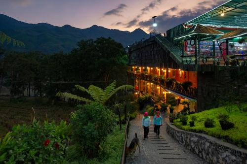Hau Thao Hotel | MT Homestay Terraced Fields - Sa Pa Trekking Tour Tả Van
