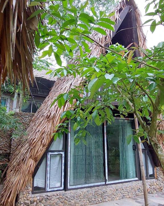 Luong Son Apartment | Nả Yên Retreat Lương Sơn Hòa Bình - Bungalow view suối