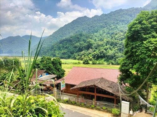Nam Mau House | Nam Pé Tày Homestay - View hồ Ba Bể