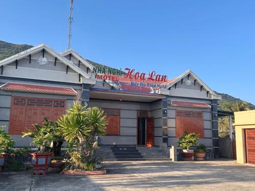 Van Ninh Hotel | Nhà Nghỉ Hoa Lan