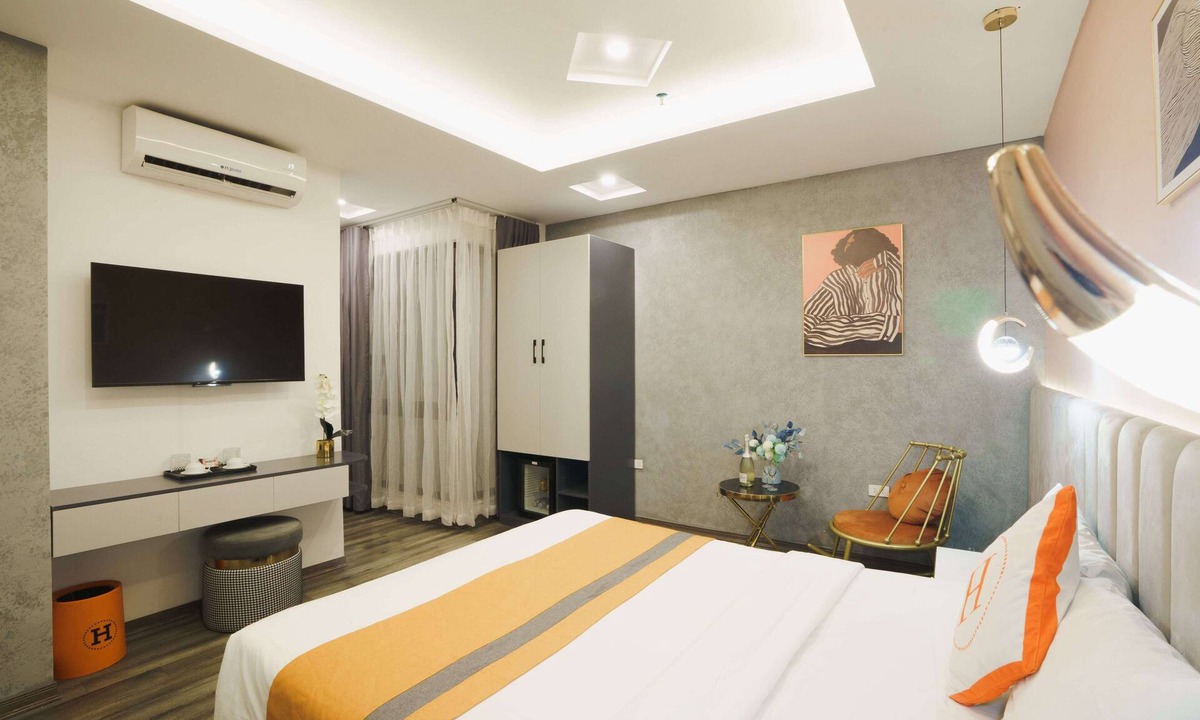 Trung Hoa Nhan Chinh Hotel | NNT HOTEL - Trung Kính
