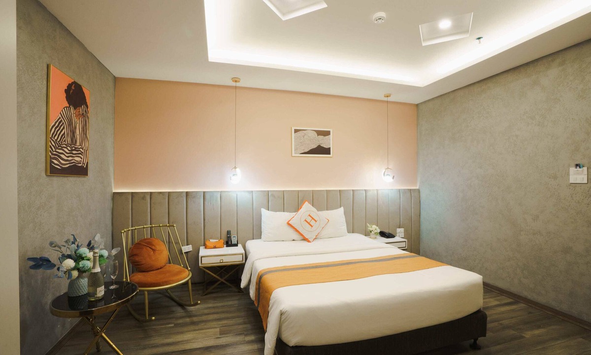 Trung Hoa Nhan Chinh Hotel | NNT HOTEL - Trung Kính