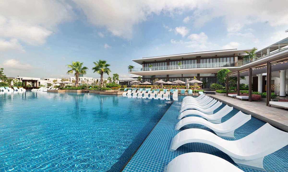 Bai Chay Resort | Oakwood Ha Long