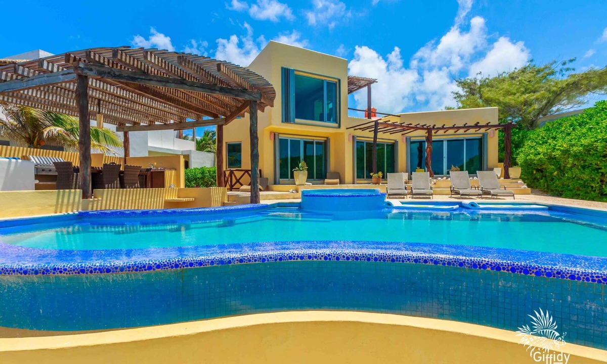 Isla Mujeres Villa | Ocean Front 4 BR w/Pool & Outdoor Space