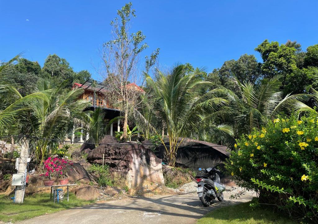 Ham Ninh Villa | Ong Vinh House - Living Among Nature !