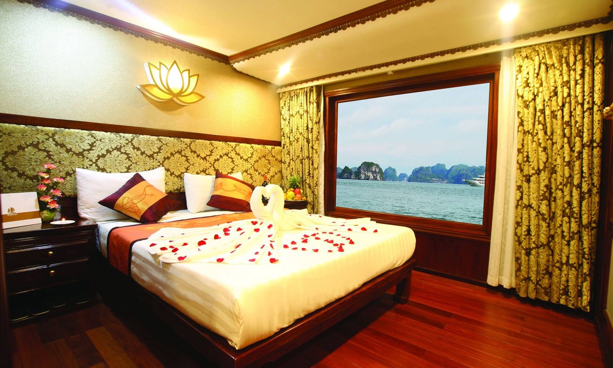 Bai Chay Boat Rental | Oriental Sails