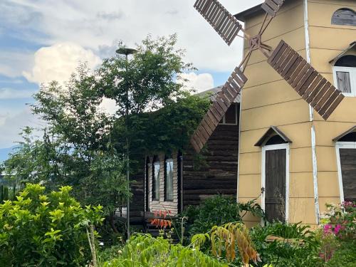 Lam Ha Bed & Breakfast | Peaceful Waterfall Homestay - Nhà Bên Thác