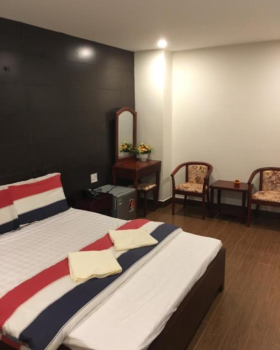 District 9 Hotel | Phương Ly Ly