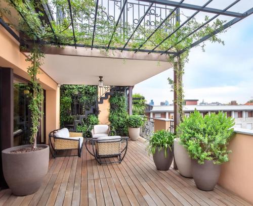 Da Kao House | Phoenix 5-unit house