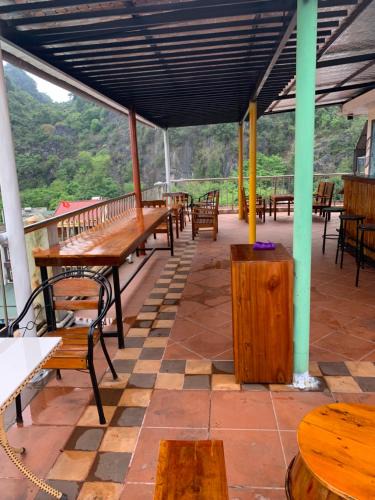 Phong Nha Hostel | Phong Nha Jasmine Hostel & Roof Top Bar