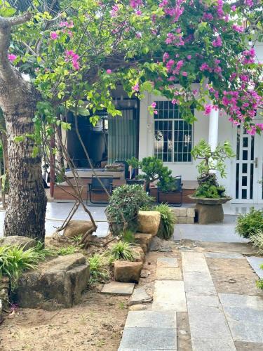 Con Son House | Private Entire Home - Premium Cozy Garden Oasis