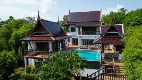 Mae Pim House | Private Pool 4BR Villa with Sea View Sleeps 8