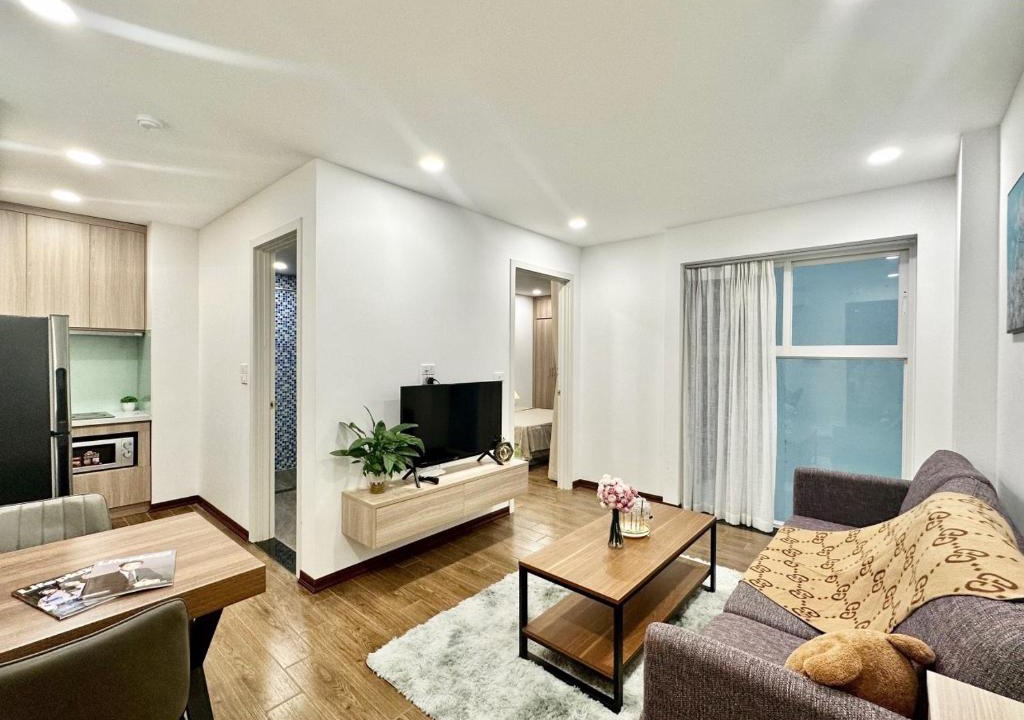 Truc Bach Apartment | Queen Apartment West Lake