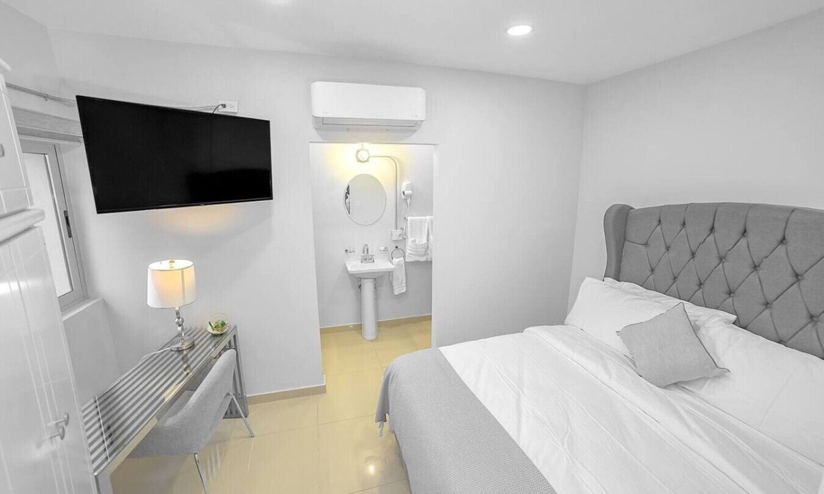 Zona Rio Bed & Breakfast | QueenBed+CouchBed Studio 10min walk to Border