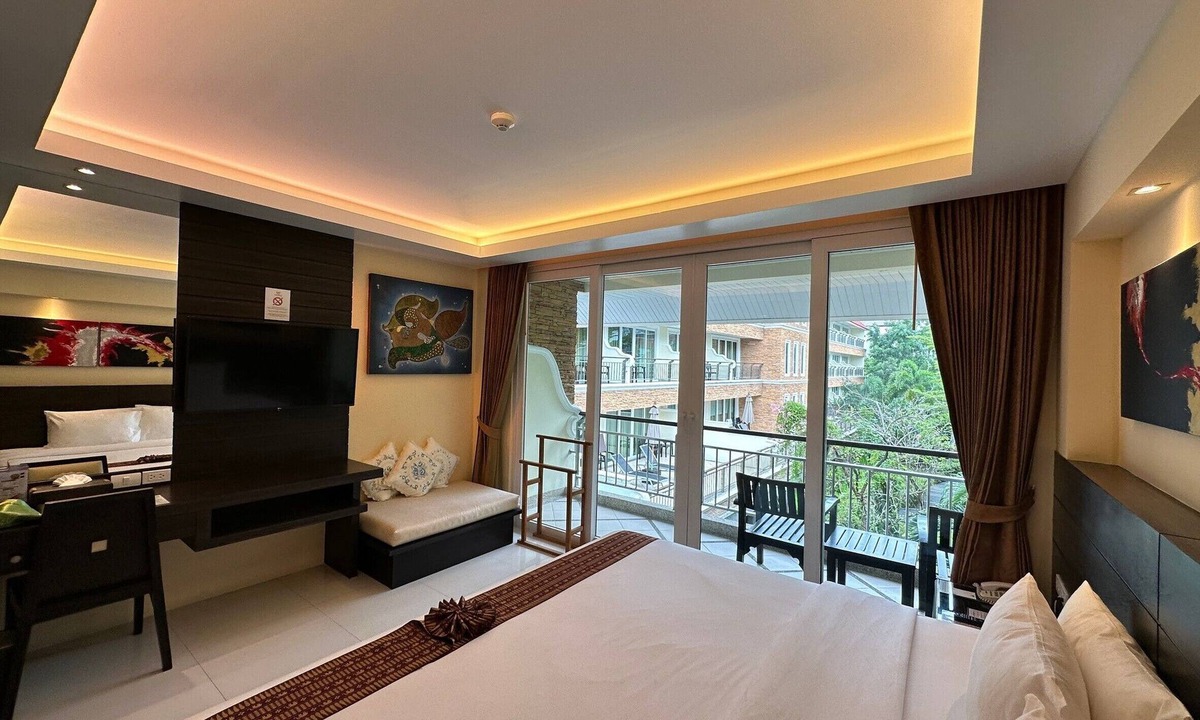 Patong Resort | R Mar Resort and Spa