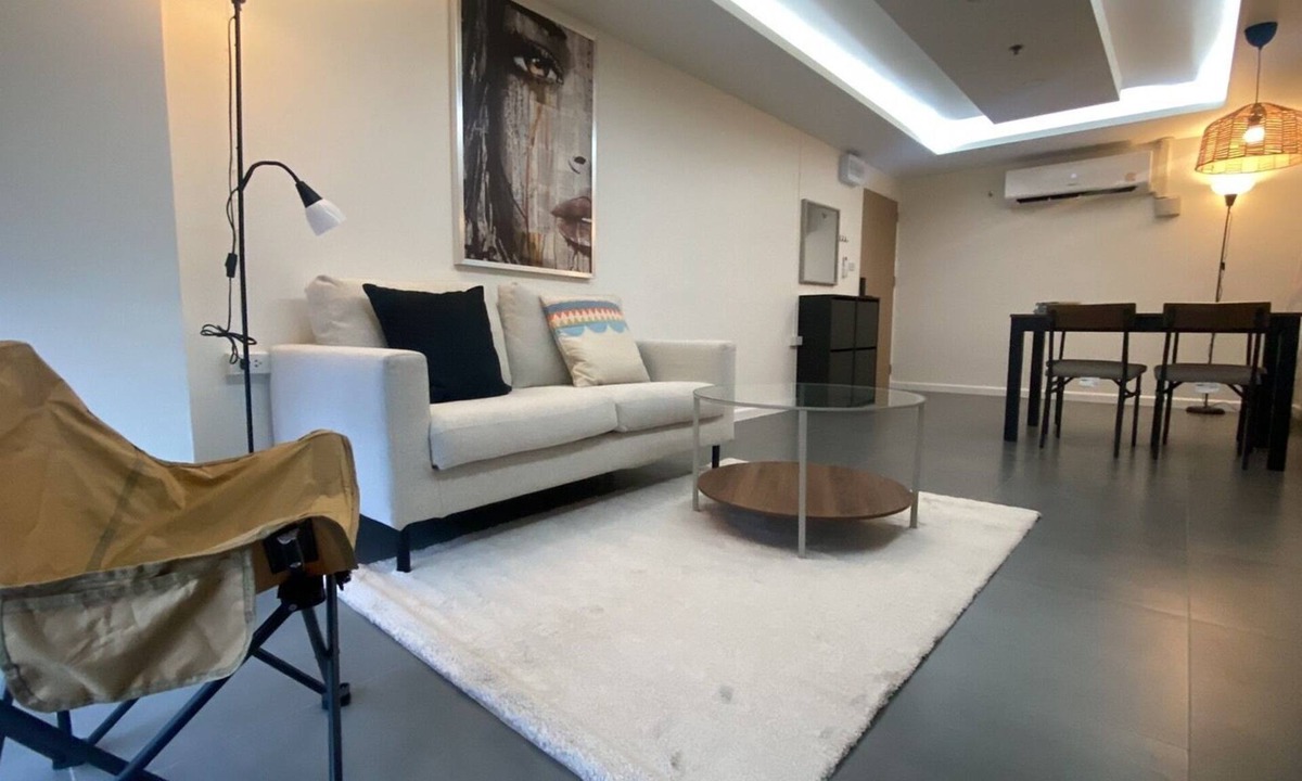 Nong Bon Condo | Renovated 2BR Condo Near BTS & Malls Local Charm
