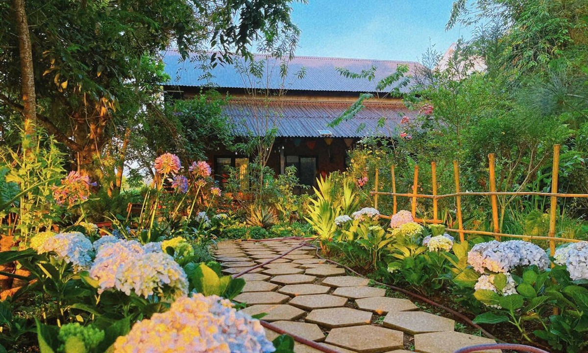 Da Lat Villa | Retreat House in Da Lat center - 3km to Ho Xuan Huong lake.