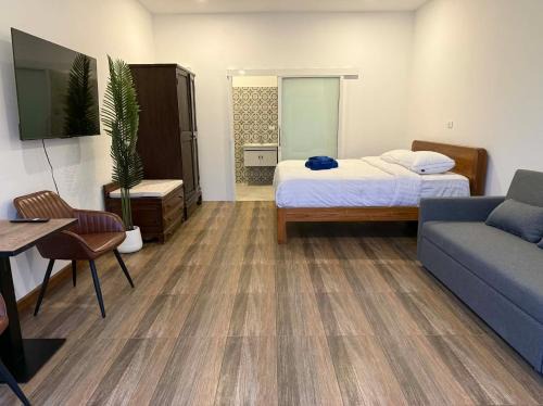 Ban Saiyuan Hotel | Roomz at Rawai